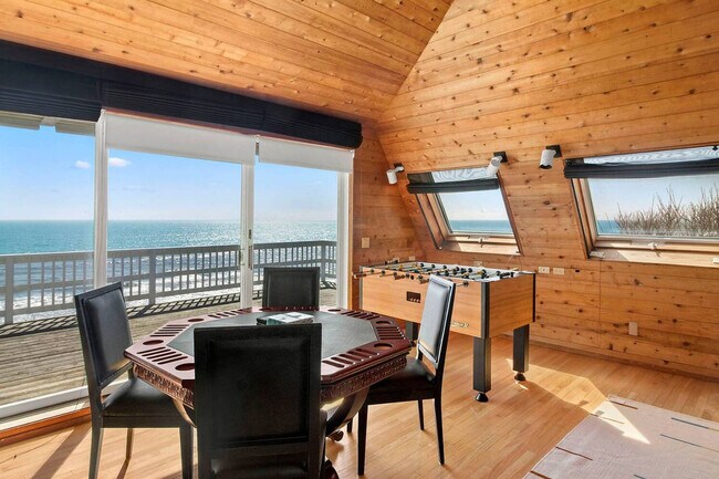 Building Photo - 74 Surfside Ave