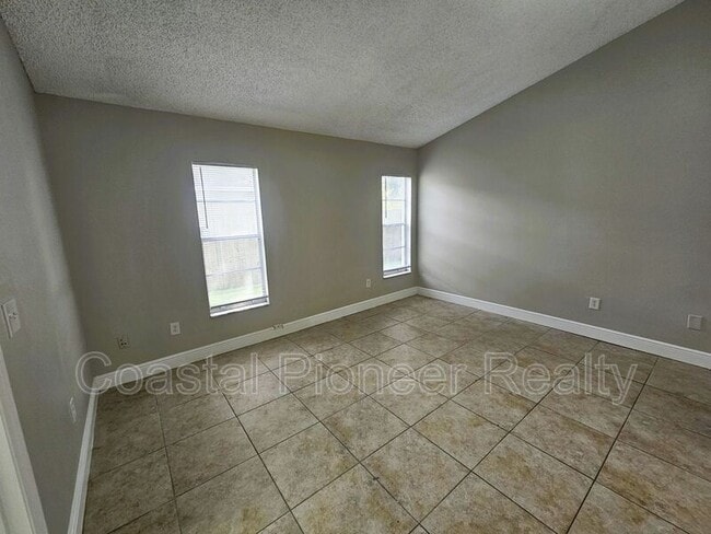 Building Photo - 1407 Mohrlake Dr