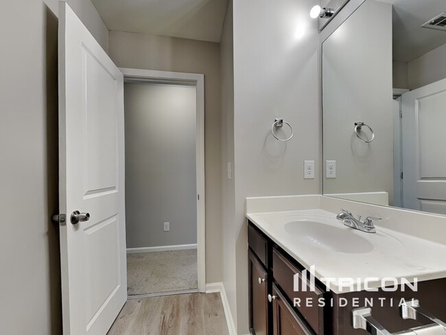 Building Photo - 419 Renown Ct