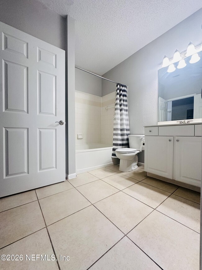 Building Photo - 3938 Hendricks Ave