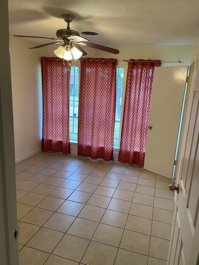 Building Photo - 8911 Mobud Dr