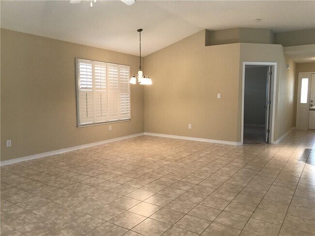 Building Photo - 147 Cypress Ln