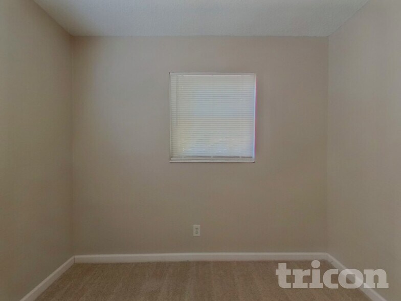 Building Photo - 15375 Hopedale Ln