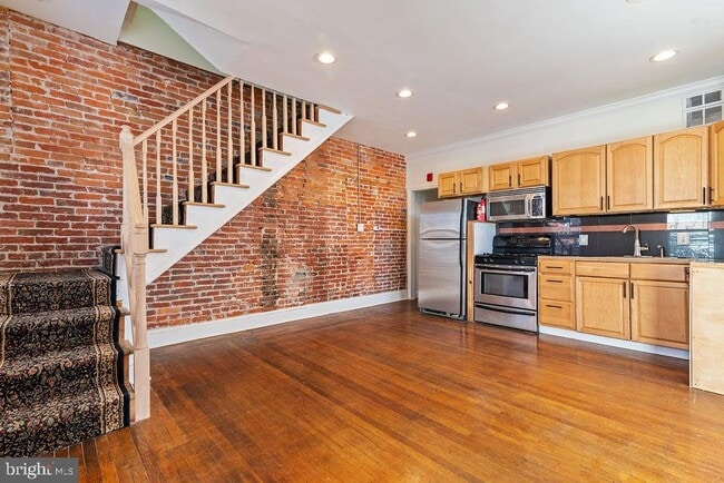 Building Photo - 2738 Poplar St