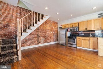 Building Photo - 2738 Poplar St