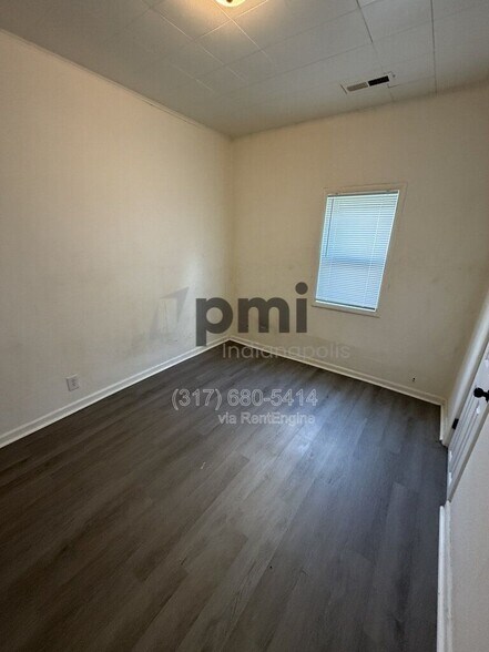 Building Photo - 1308 W 4th St