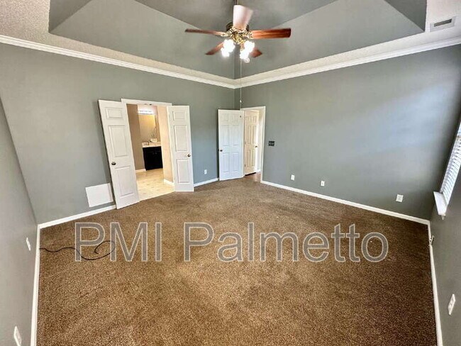 Building Photo - 303 Buckthorne Dr