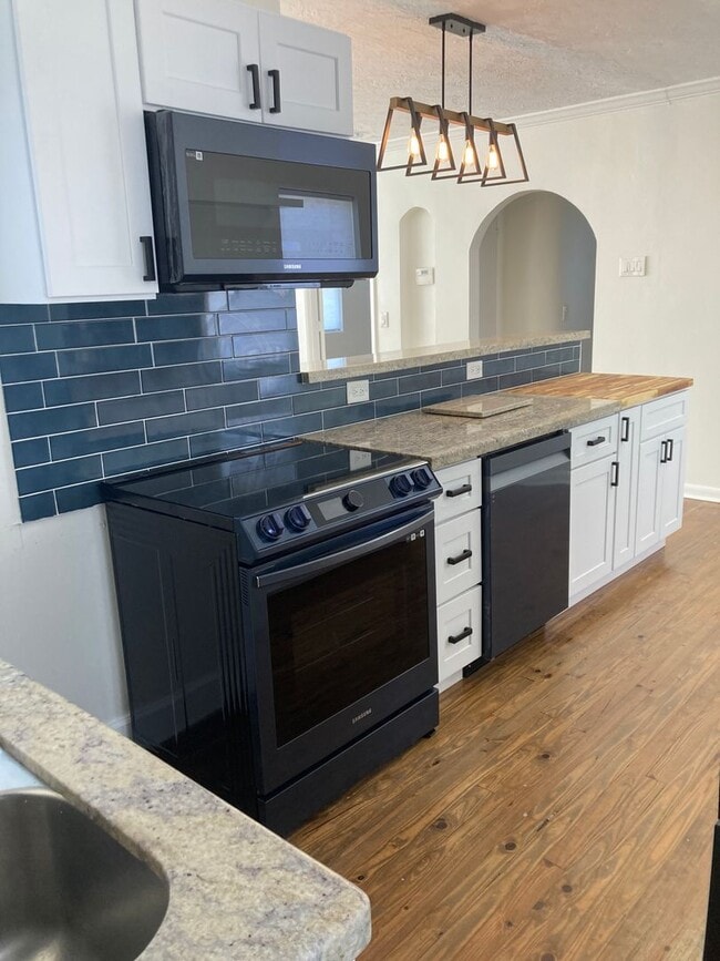 Building Photo - 5101 Spruce Ave