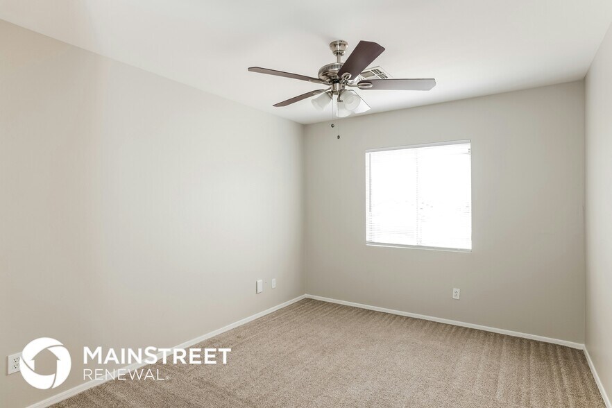 Building Photo - 12330 W Valentine Ave