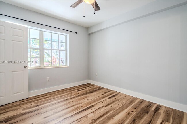 Building Photo - 2383 Flamingo Dr