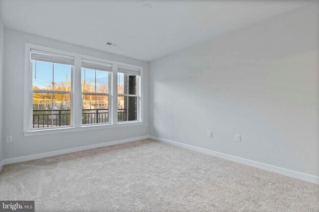 Building Photo - 3927 Fair Ridge Dr