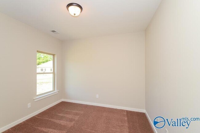 Building Photo - 46 HAWK LN