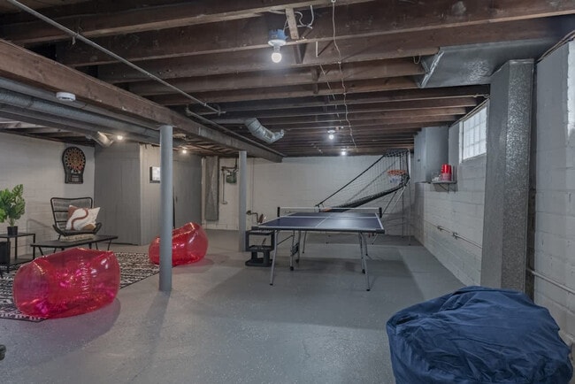 Building Photo - 4040 W 158th St