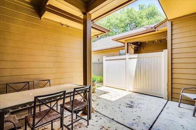 Building Photo - 14100 Avery Ranch Blvd