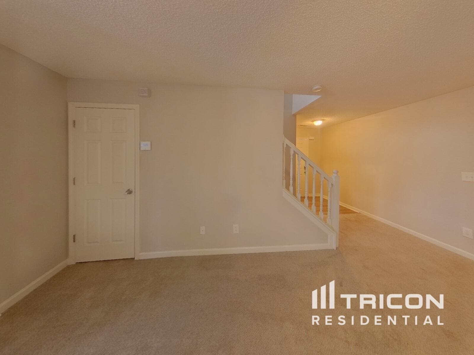 Building Photo - 7913 Four Oaks Ct