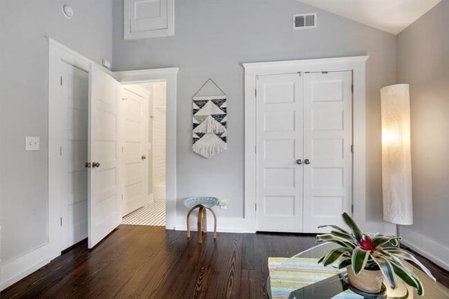 Building Photo - 87 Chester Ave SE