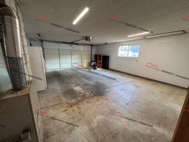 Building Photo - 1301 Kayu Ln