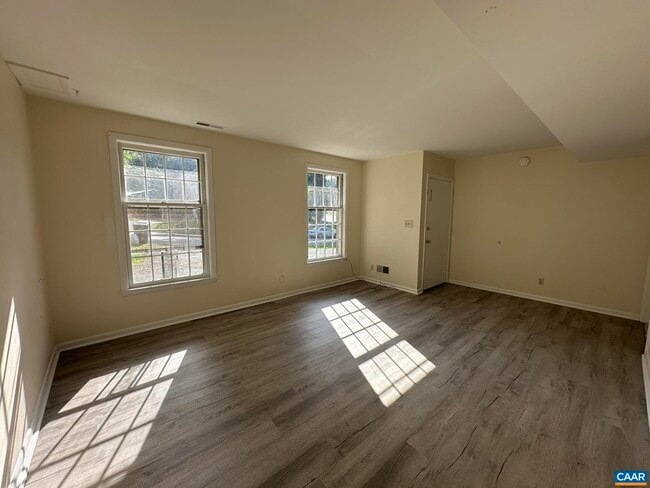 Building Photo - 1724 Solomon Rd