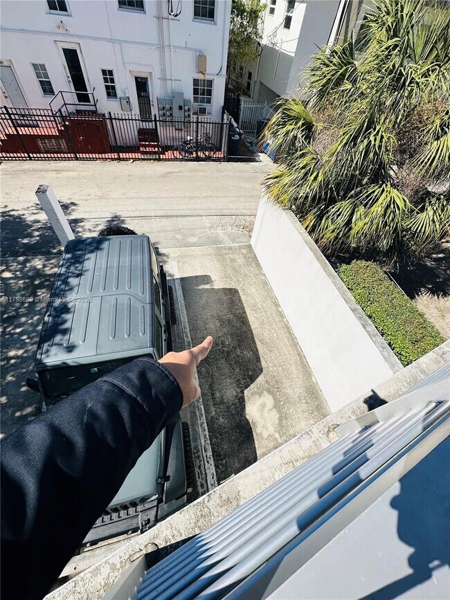 Building Photo - 7700 Collins Ave