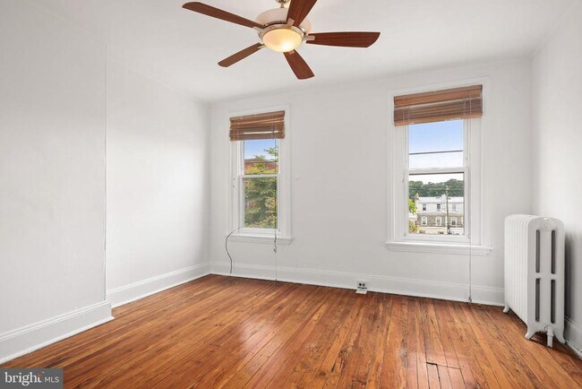 Building Photo - 3881 Manor St