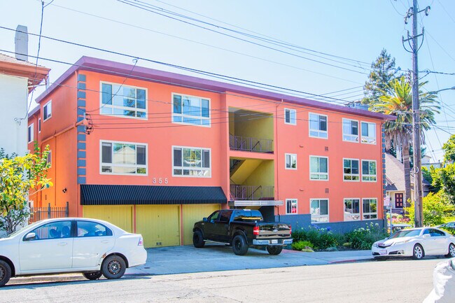 Building Photo - 355 Staten