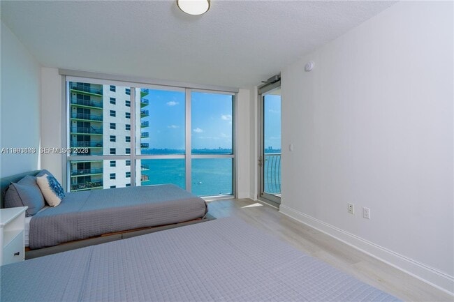 Building Photo - 1750 N Bayshore Dr