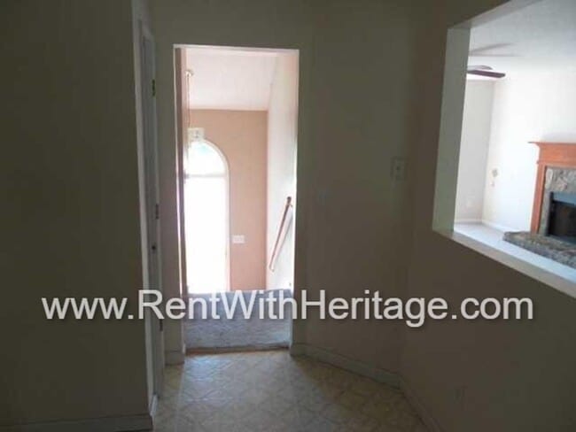 Building Photo - WOW!!!...GORGEOUS 4Bd / 3 Ba HOME/ UPGRADE...