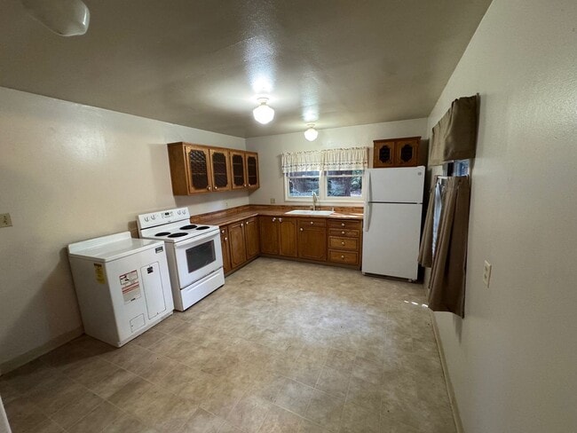 Building Photo - Serene mountain setting in Felton