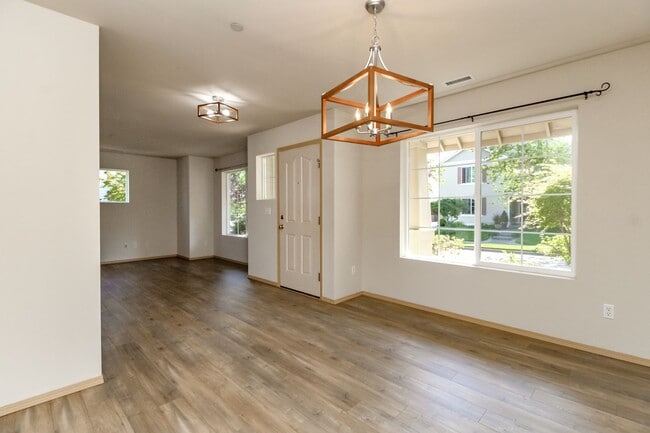 Building Photo - Fantastic DuPont Rambler with AC and Sprinkler System