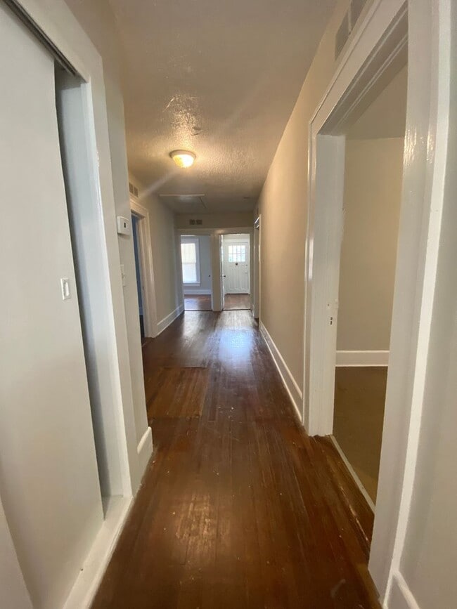 Building Photo - Perfect home with 2 kitchens at NCSU