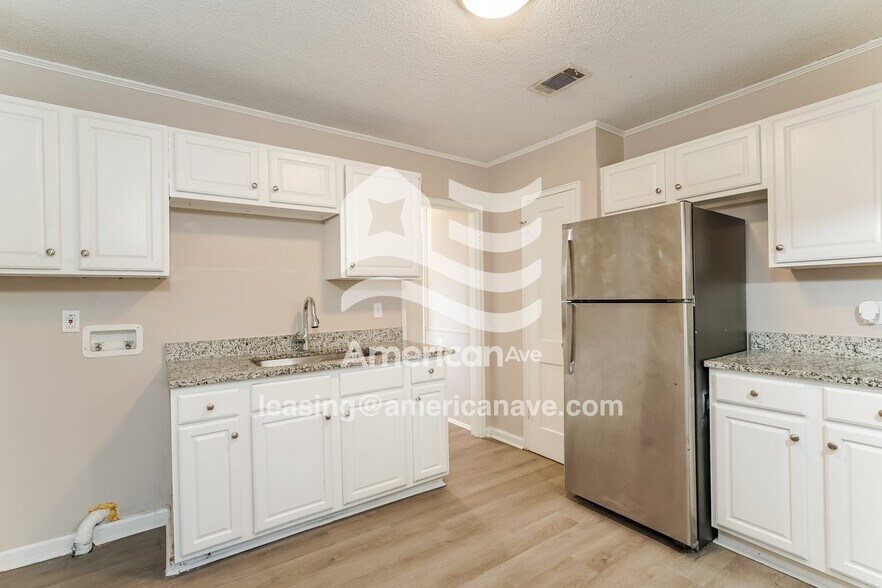 Building Photo - 3028 Acorn Rd