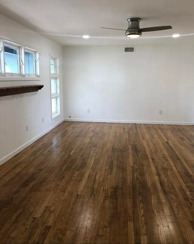 Building Photo - 2516 44th St