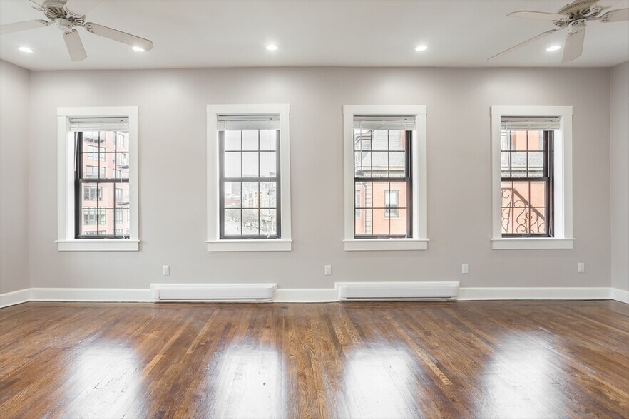 Building Photo - 534 Tremont St