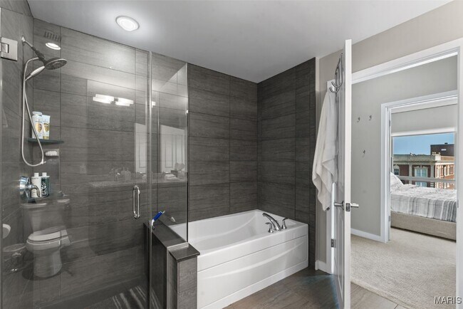 Building Photo - 4909 Laclede Ave