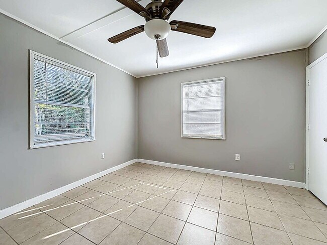 Building Photo - 6377 Lamar Dr