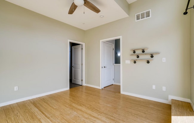 Building Photo - 2331 Glenarm Pl