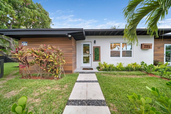 Building Photo - 1416 NE 9th St