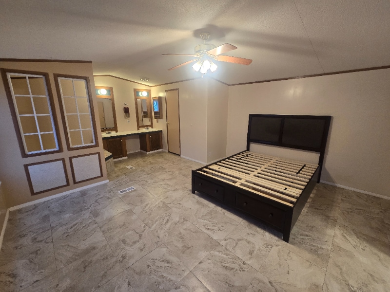 Building Photo - 7871 S Pistol Hill Rd