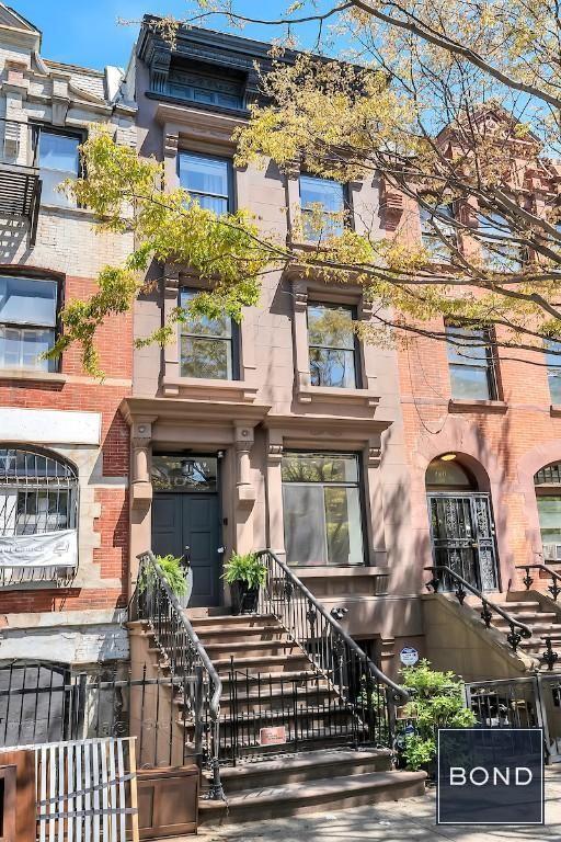 Building Photo - TURN KEY HARLEM TOWNHOUSE FOR RENT