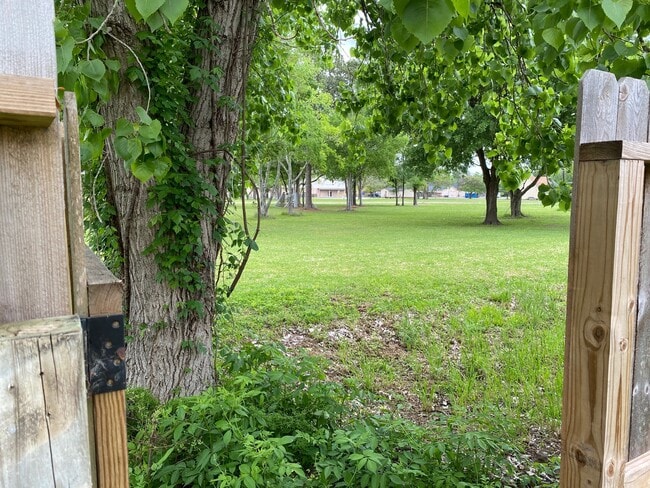 Building Photo - 13618 Meisterwood Dr