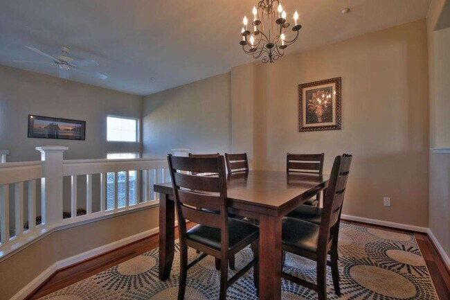 Building Photo - Beautifully Updated Union City Townhome w/ Community Amenities & Vaulted Ceilings