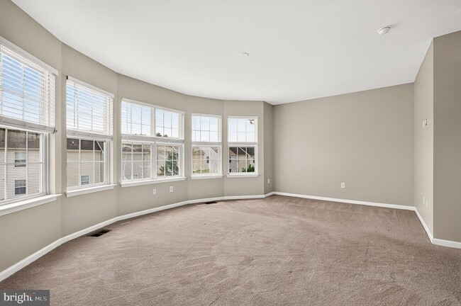 Building Photo - 6805 Oregano Ln