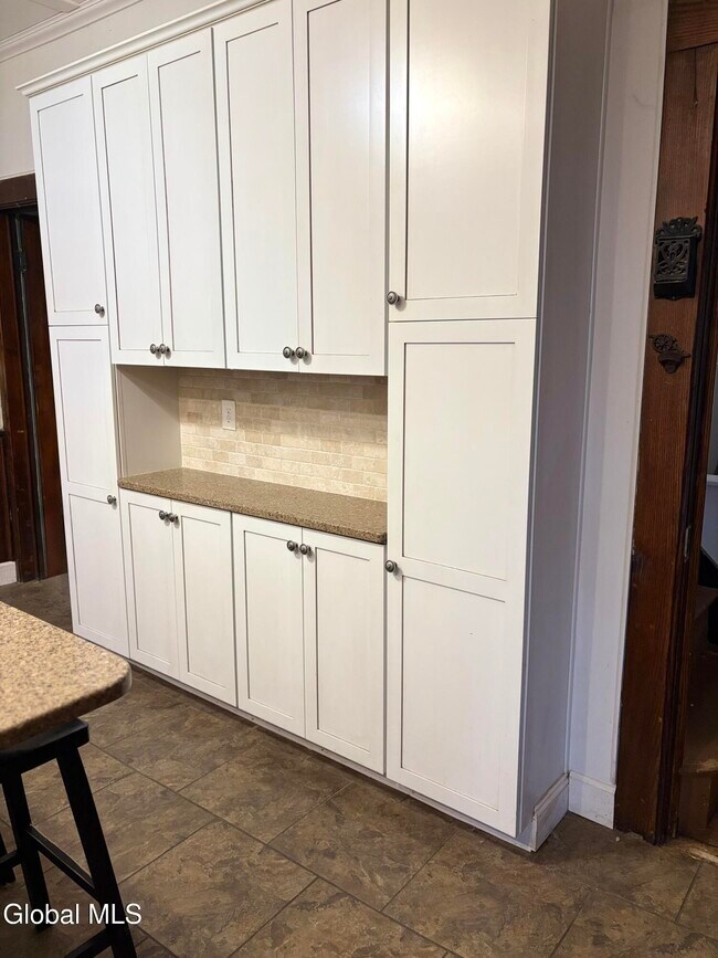 Building Photo - 260 Clark Rd