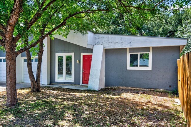 Building Photo - 2201 Deadwood Dr