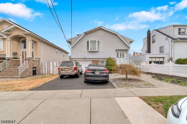 Building Photo - 173 Paterson Ave