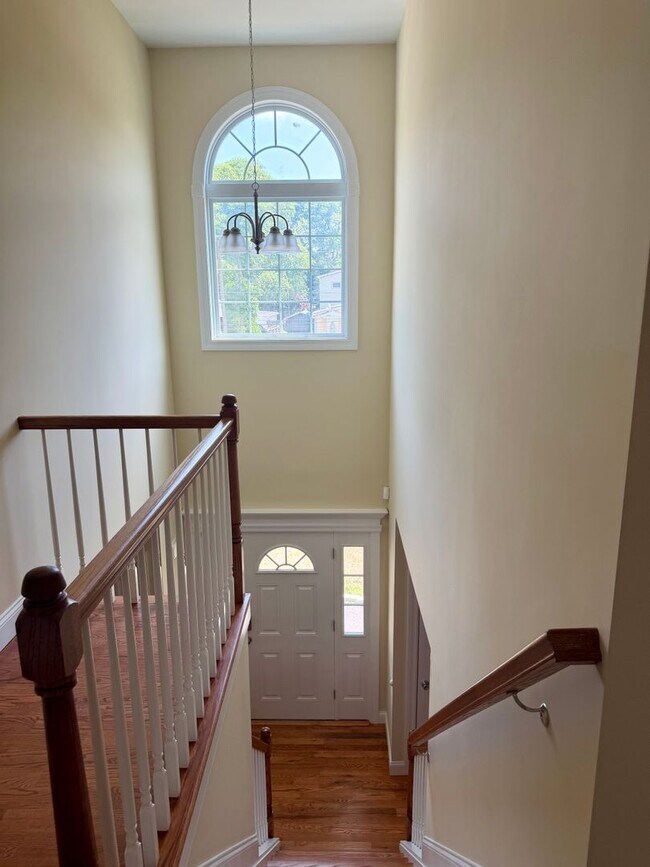 Building Photo - 497 Carnation Dr