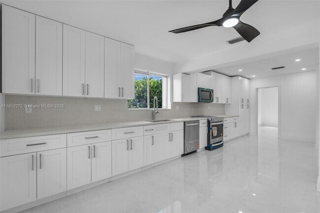 Building Photo - 7021 SW 107th St