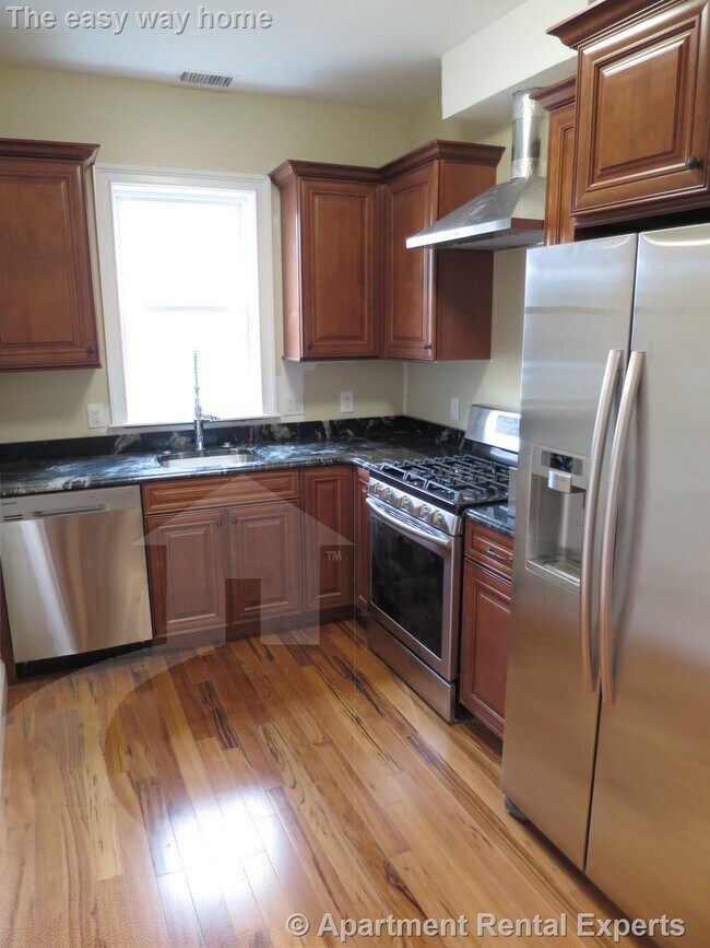 Building Photo - 1131 Broadway