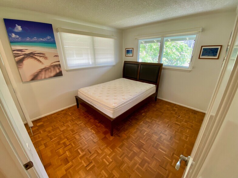 Building Photo - 211 Kawaihae St