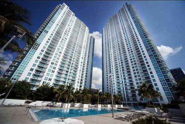 Primary Photo - 950 Brickell Bay Dr